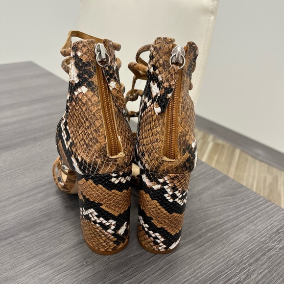 Schutz Julianna Block Snake-Embossed Leather Sandal Size 6.5 - Picture 4 of 6
